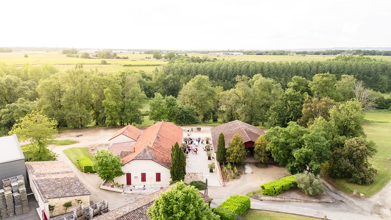 Photographie aérienne de la salle de réception du Château Goudichaud